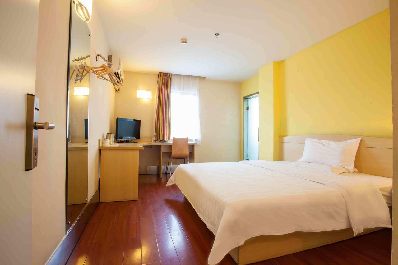 7Days Inn Wuhan Zhuankou Development Zone Jianghan University Room photo
