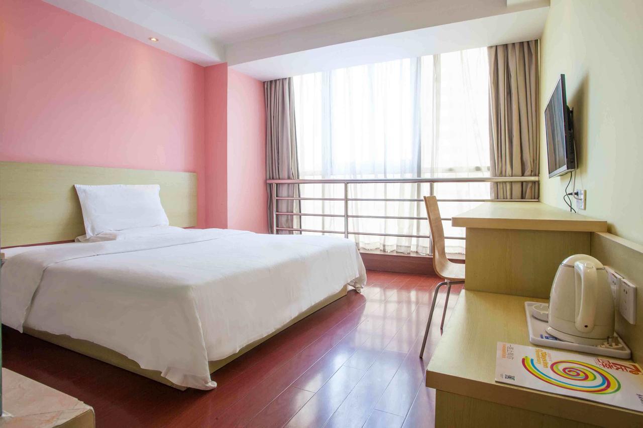 7Days Inn Wuhan Zhuankou Development Zone Jianghan University Room photo
